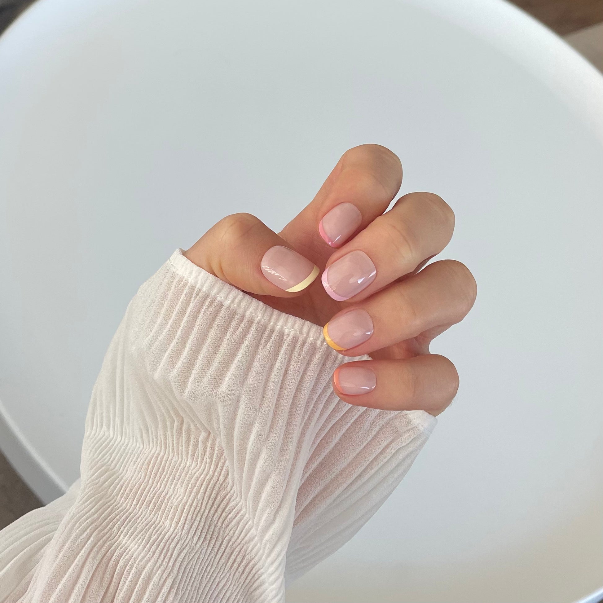 Candy Claws bon bon (extra-short) reusable fake nails. Salon quality. Non-damaging. Easy to apply & remove. Professional finish at home.