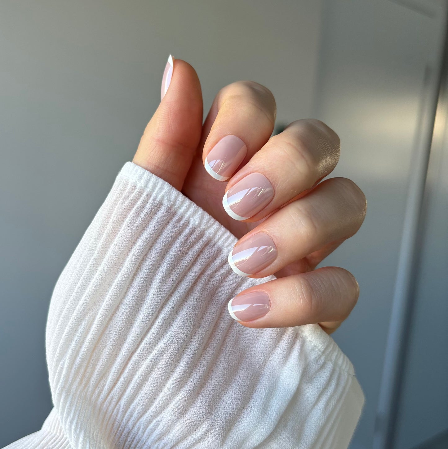 Candy Claws brûlée (extra-short) salon-quality reusable acrylic nails. Easy application and removal. Non-damaging and long-lasting. 