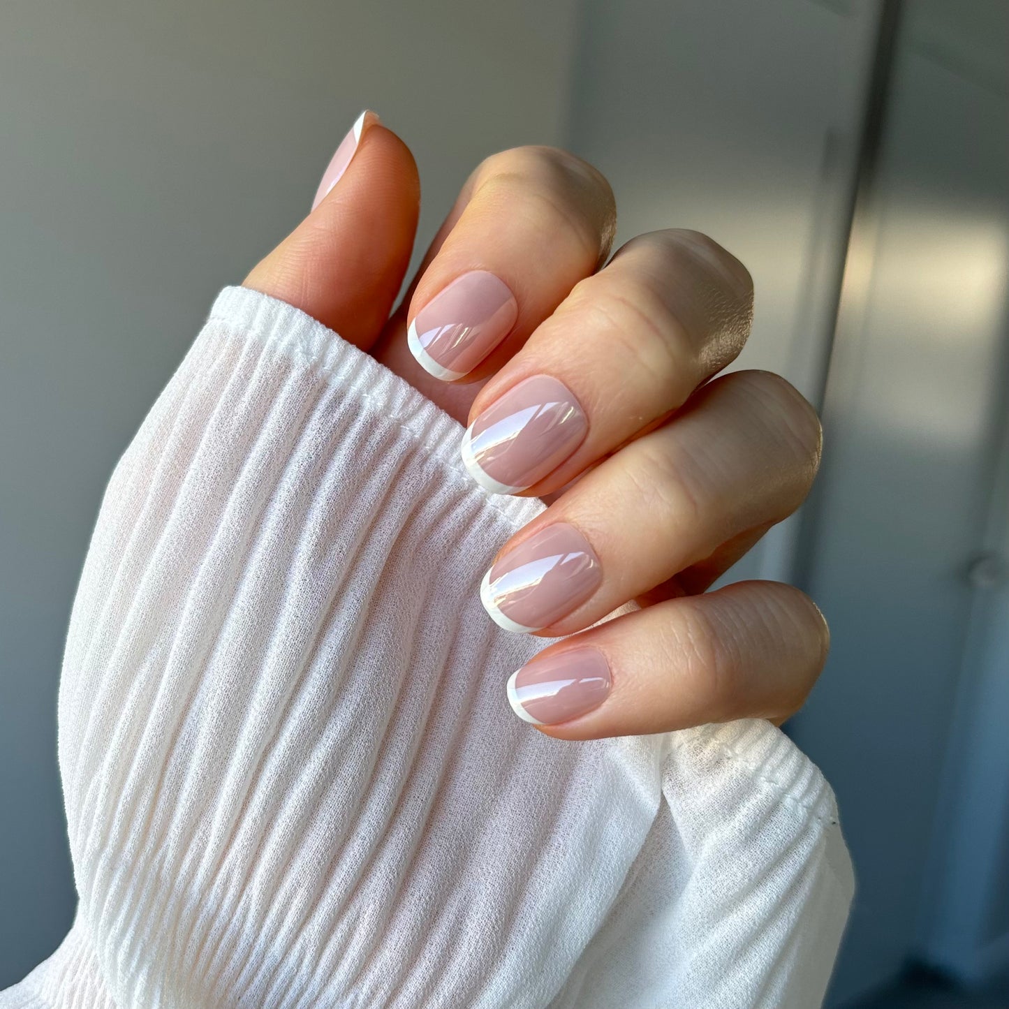 Candy Claws brûlée (extra-short) salon-quality reusable press-on nails. Easy application and removal. Reusable and long-lasting. 